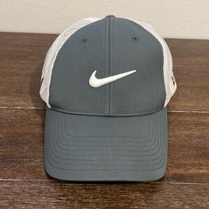 Nike Golf Hat (M/L flex fitted)